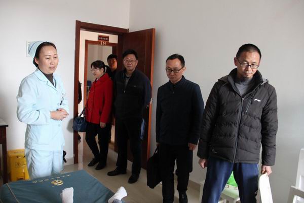 全國基層中醫(yī)藥工作先進單位省級評審專家組蒞臨我院檢查指導(dǎo)工作(圖4)